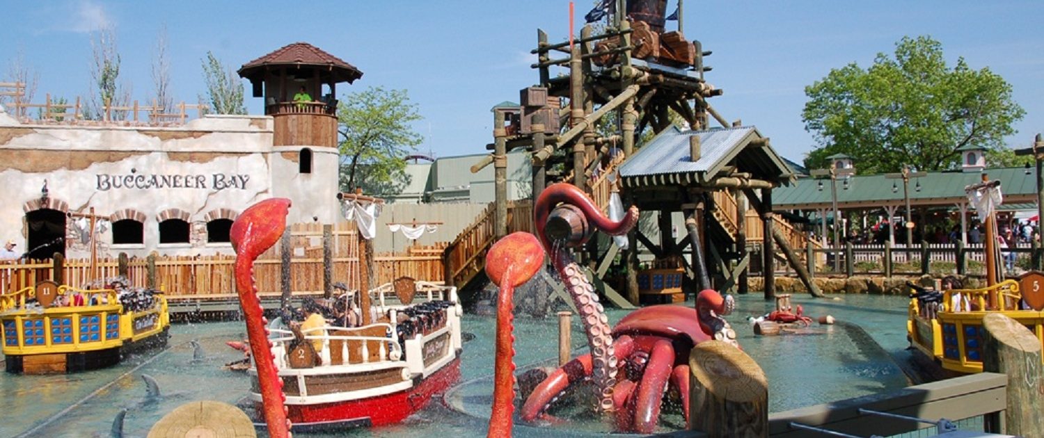 Six Flags Great America - Buccaneer Battle, view of pool and ride theming.
